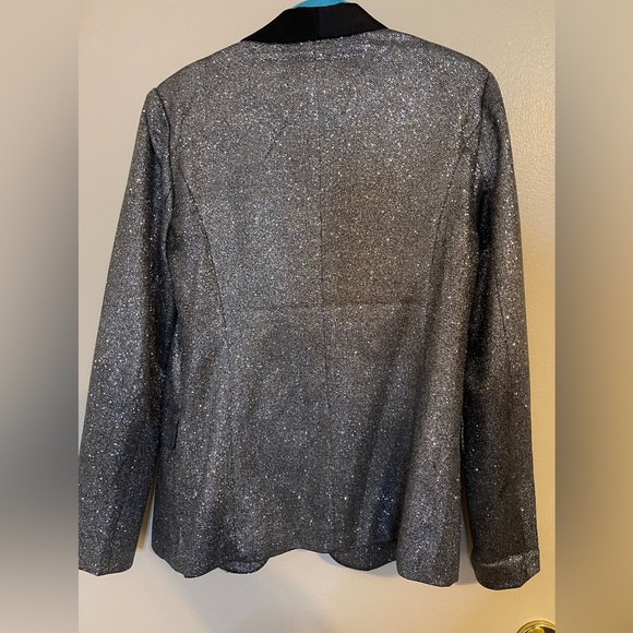 FASHION NOVA SILVER GLITTER BLAZER FOR THE NEW YEAR - Picture 5 of 5